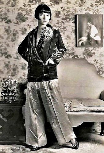 https://vintagedancer.com/wp-content/uploads/lousie-brooks-beach-pajamas-velevt-kimono-jacket-coat-pants-339x500.jpg