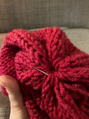 #ArtsventCalendar: easy knitted bobble hat